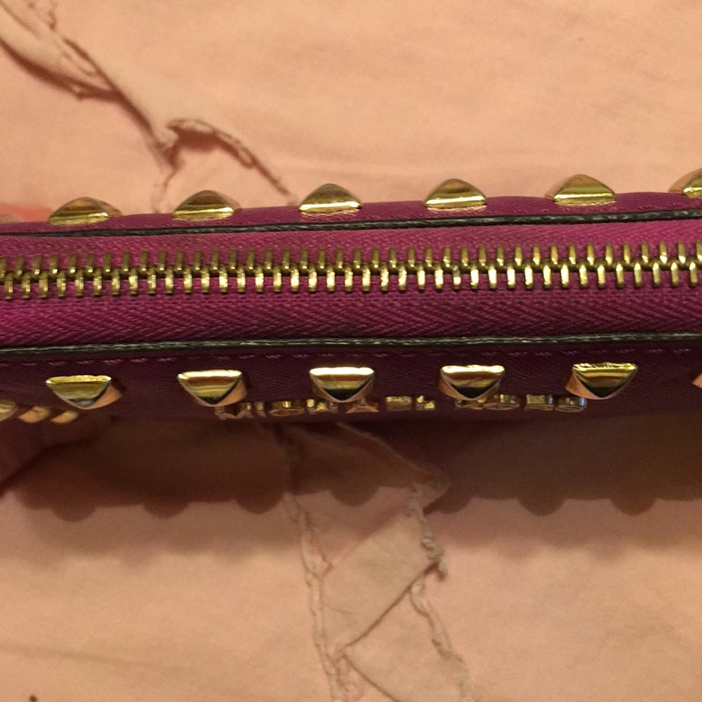 MK wallet.